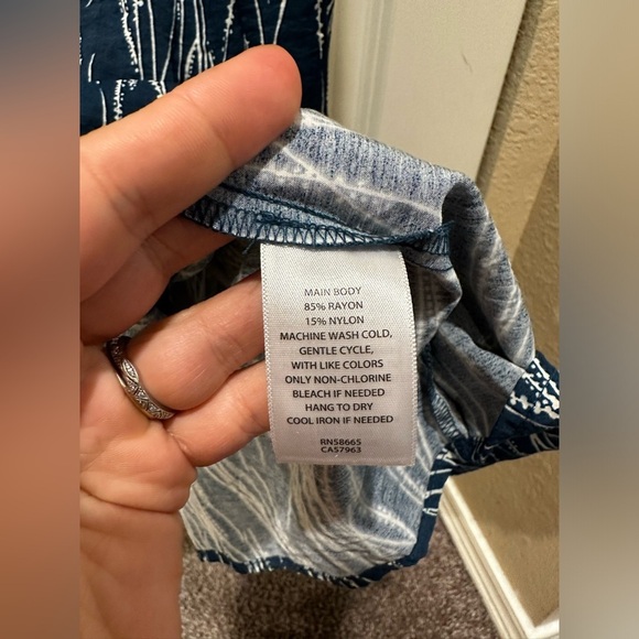 Chelsea28 Nordstrom Celeste Stripe Blue-Ivory Midi Dress V-neck , size M - Picture 2 of 11